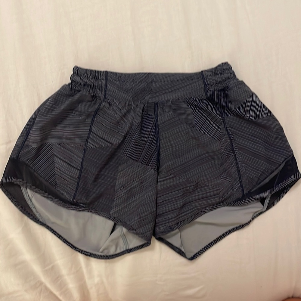 Lululemon running shorts size 4 navy and white